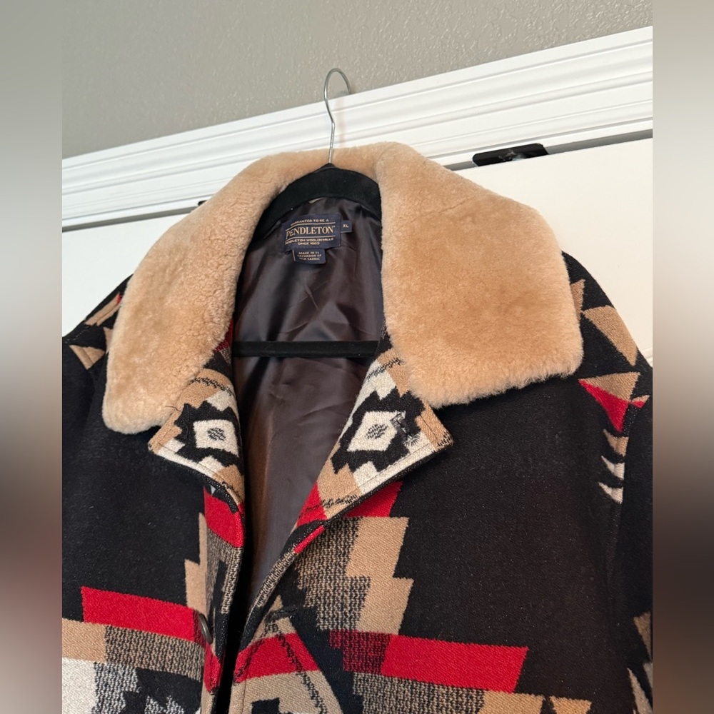 Men’s Pendleton Black/Red Aztec Patterned Wool Co… - image 4